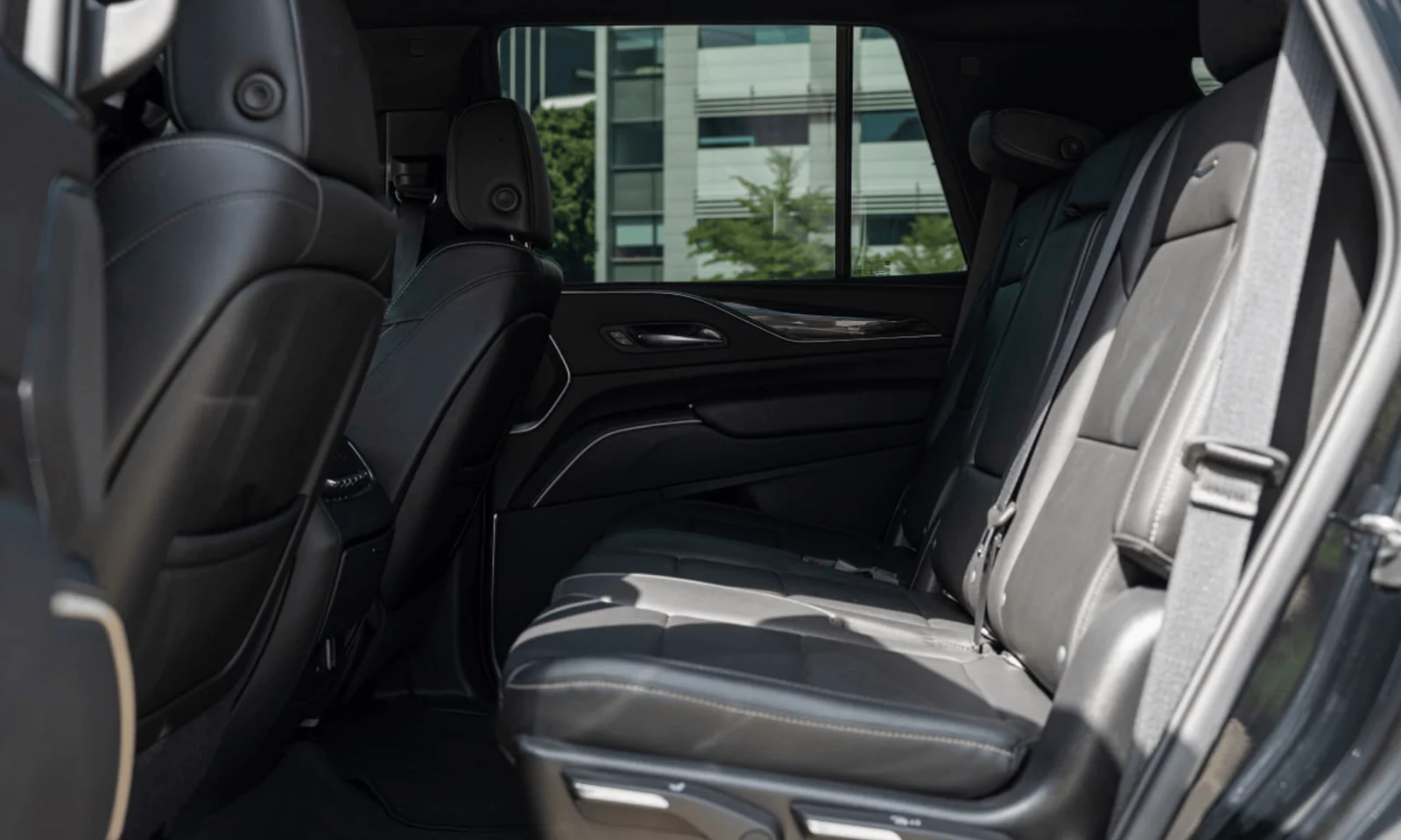 Cadillac Escalade photo 3