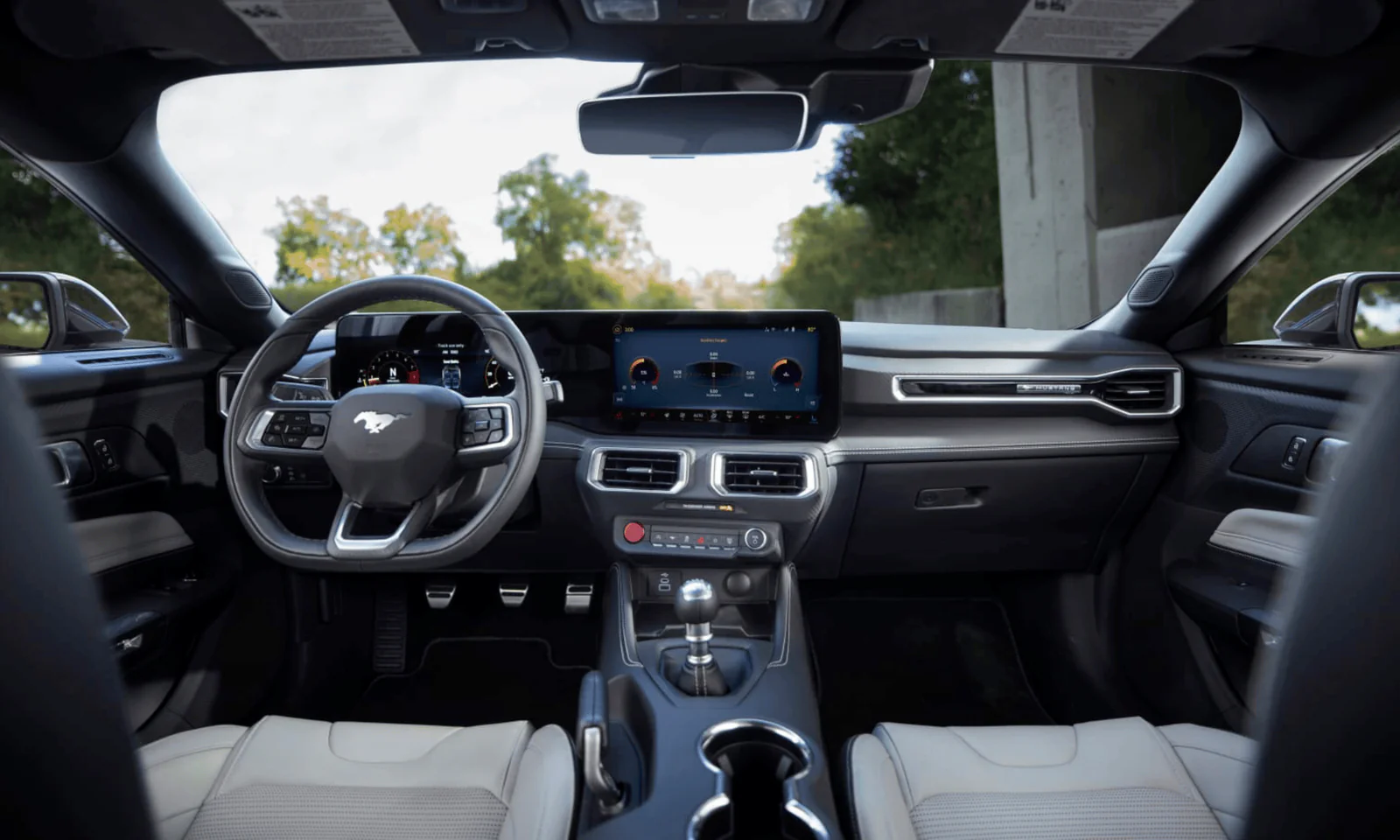 Ford Mustang Convertible photo 5