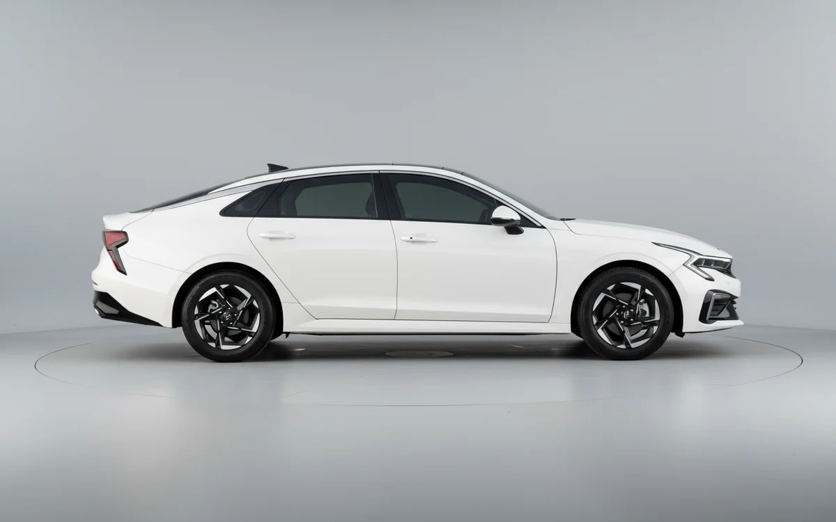 Kia K5 photo 2