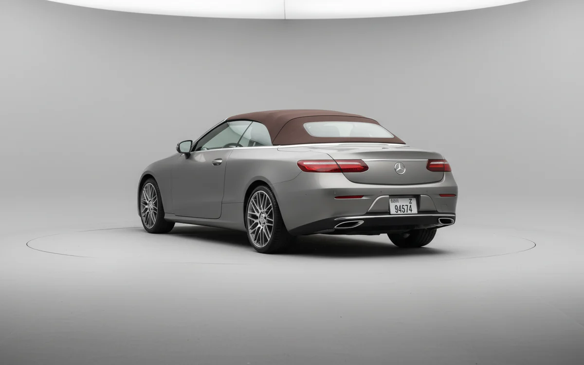 Mercedes E450 Convertible photo 2