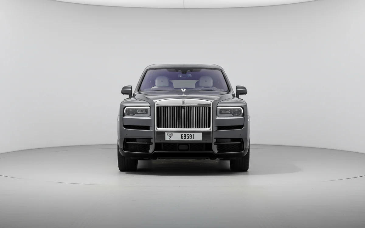 Rolls Royce Cullinan photo 3