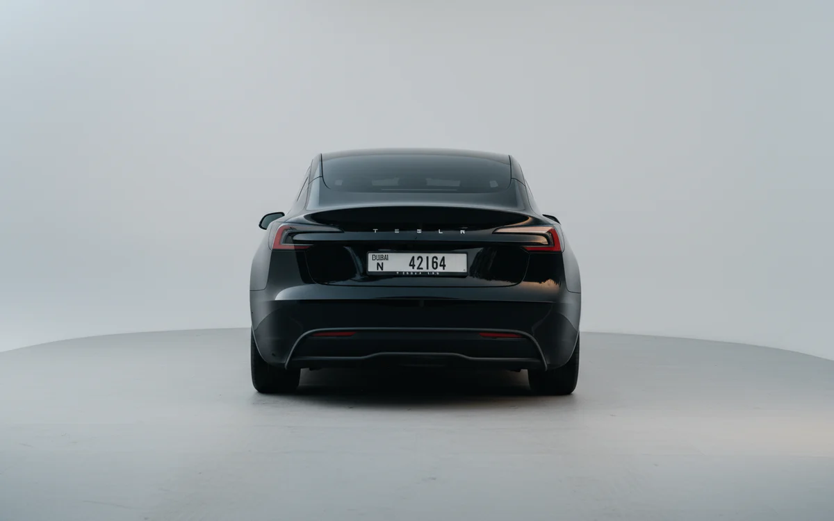 Tesla Model 3 photo 3