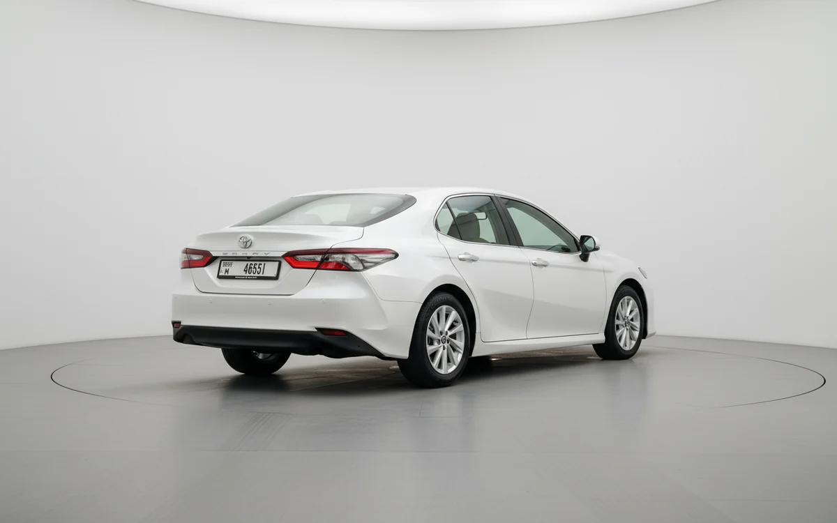 Toyota Camry photo 2