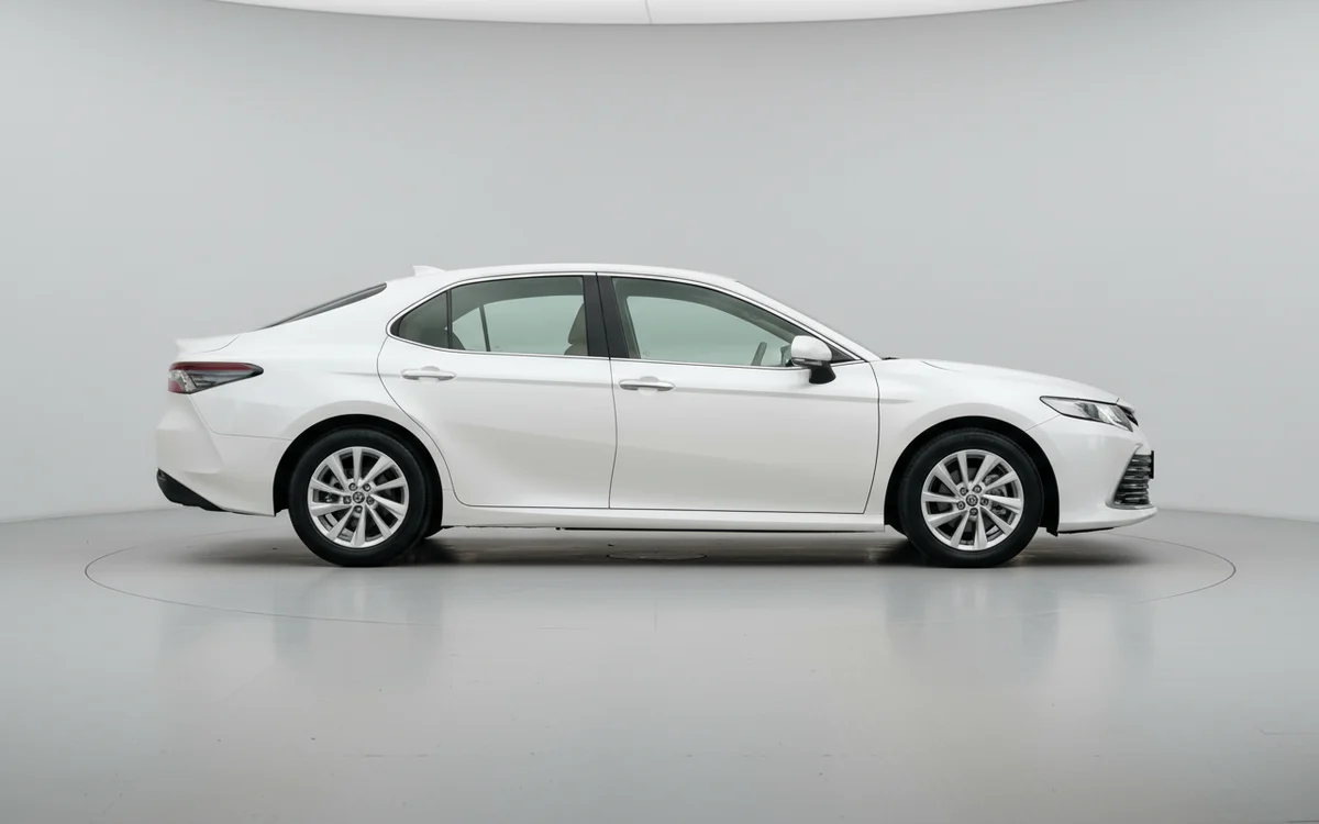 Toyota Camry photo 5